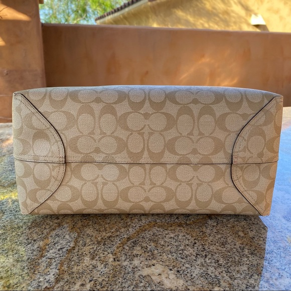 SOLD Coach Reversible Horse Carriage Hearts City Tote 91011 - Picture 12 of 16